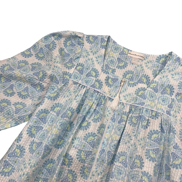 Miss Elaine Medium Full Zip White Blue Floral Robe‎ Lightweight Cotton Blend - Picture 2 of 5